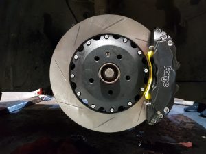 parm_s3_front_breaks_car