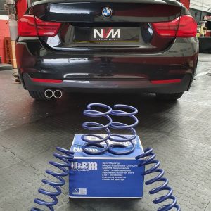430d-black-with-springs