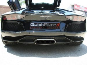 Lamborghini-Aventador-Black-rear_lrg_800x